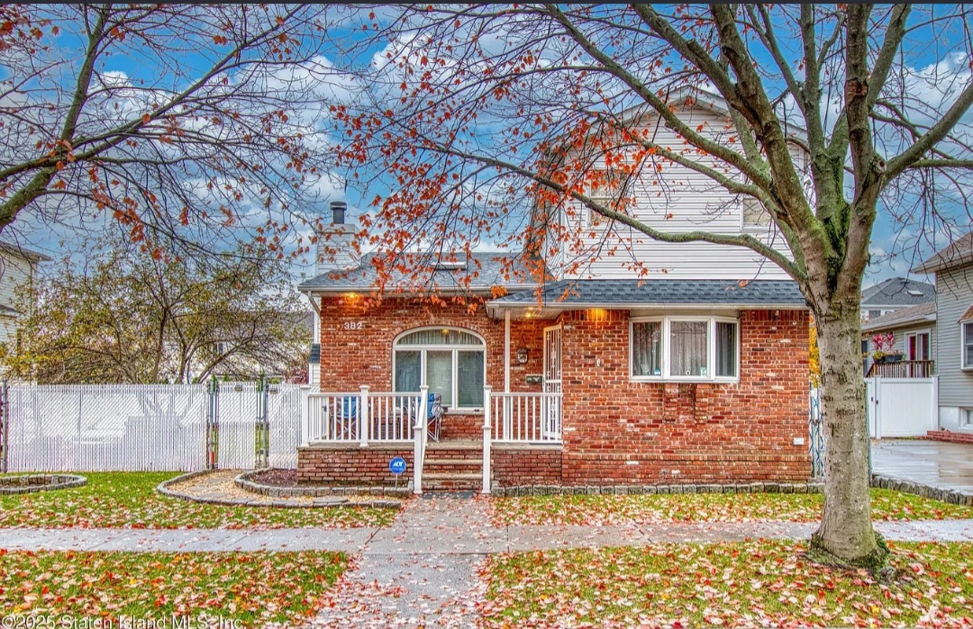 MANHATTAN STYLE LIVING